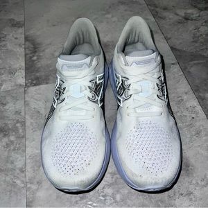 New Balance Fresh Foam Sneakers White Purple Lace Up Women’s Size 7